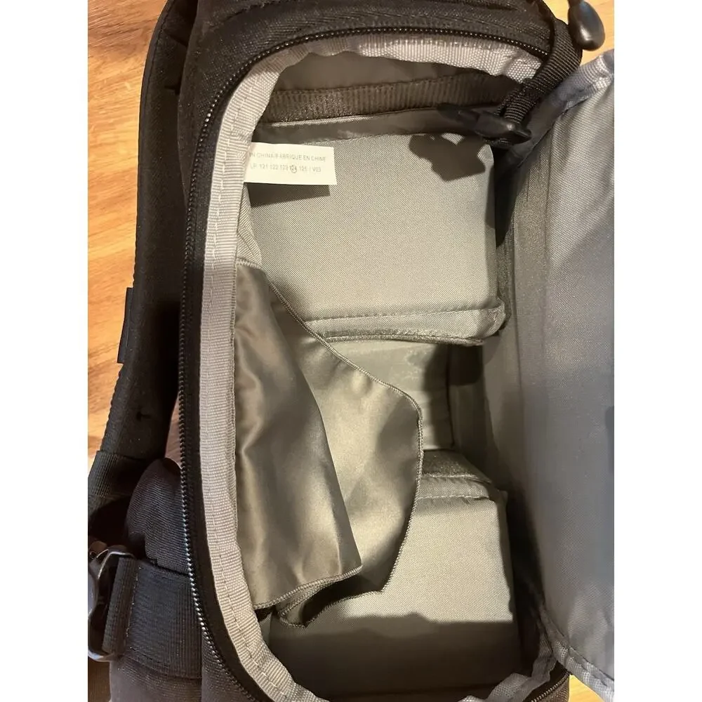 Lowepro Slingshot 100 AW Camera Bag Crossbody Black Gray Padded Sling Strap
